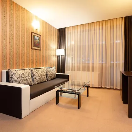 Paradise Hotel 3*