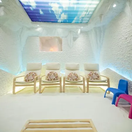 Отель Paradise 3*